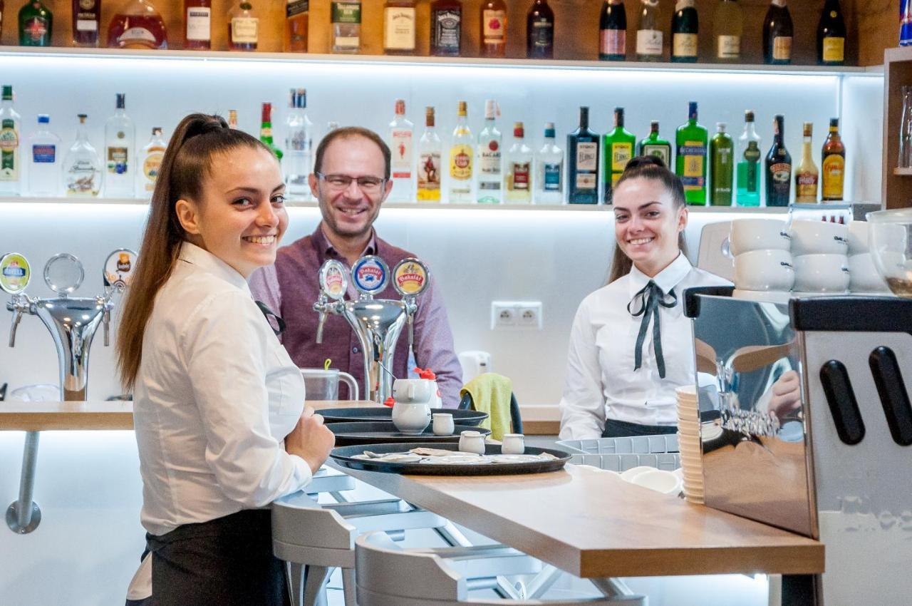Отель Salon Missen Тренчианске-Теплице Экстерьер фото