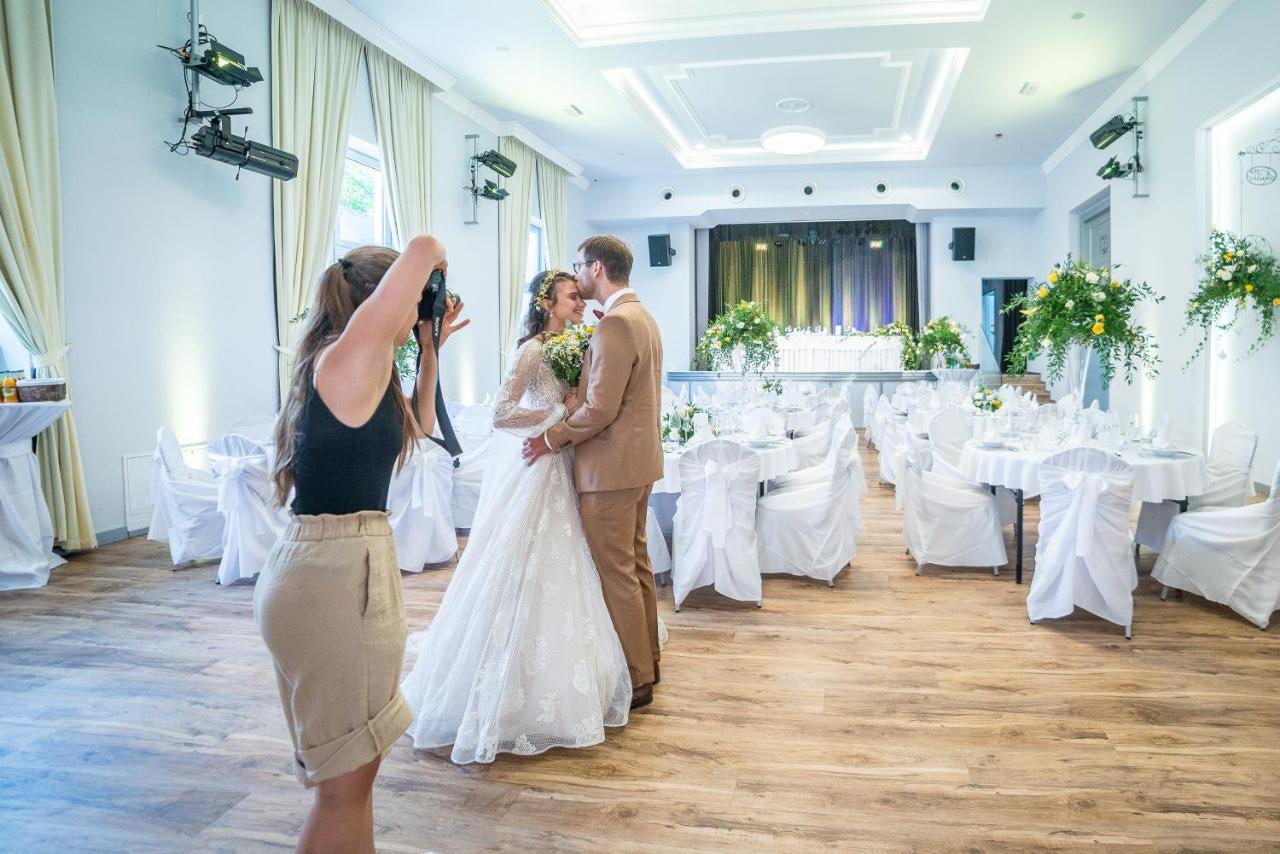 Отель Salon Missen Тренчианске-Теплице Экстерьер фото