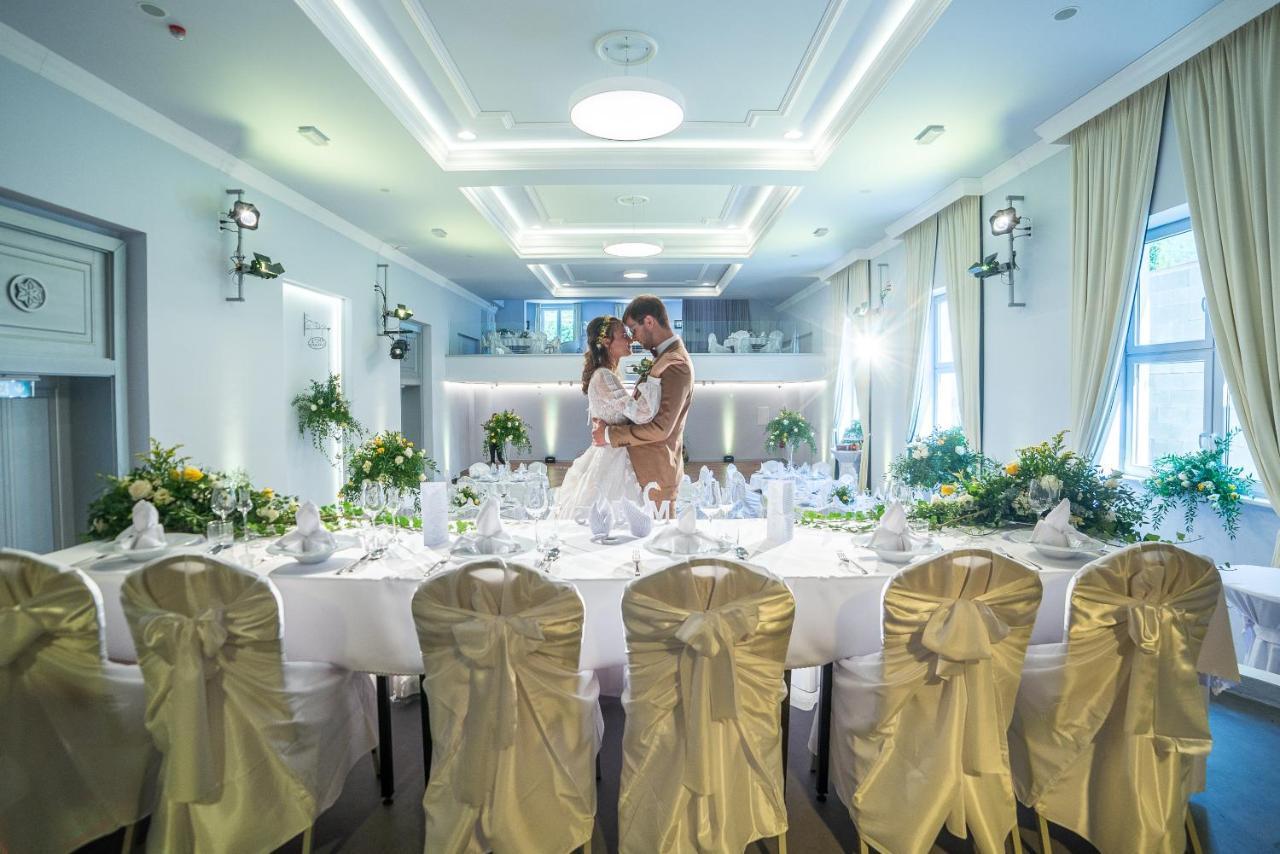Отель Salon Missen Тренчианске-Теплице Экстерьер фото